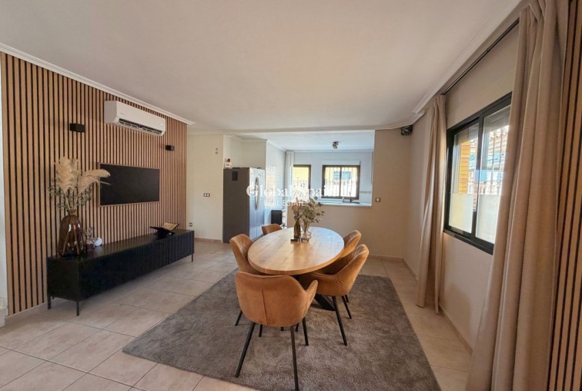 Resale - VILLA -
LO CRISPÍN - Inland