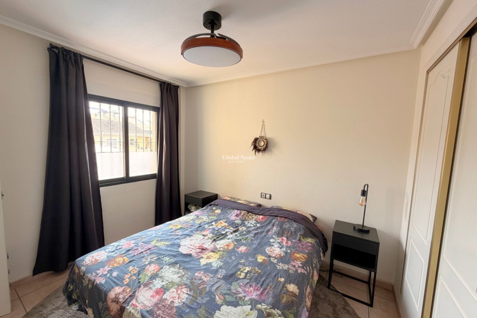Resale - VILLA -
LO CRISPÍN - Inland