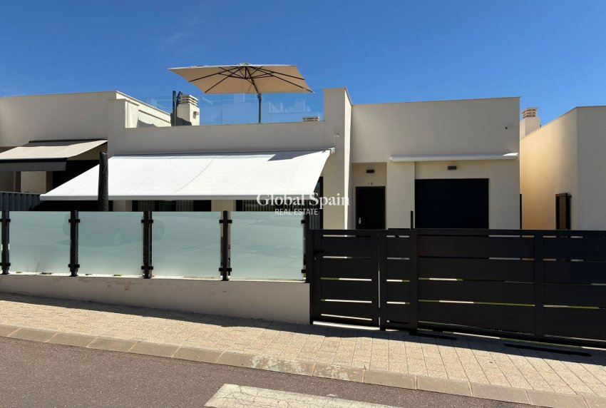 Resale - Villa -
Lo Romero Golf