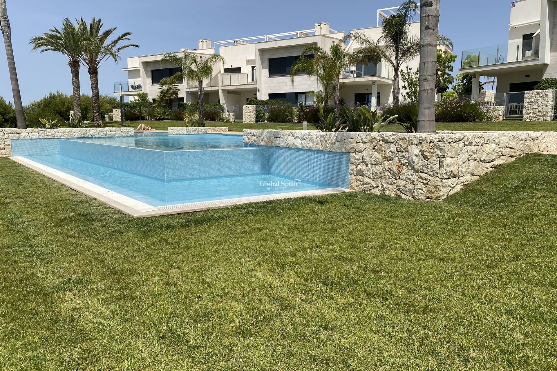 Resale - Villa -
Lo Romero Golf