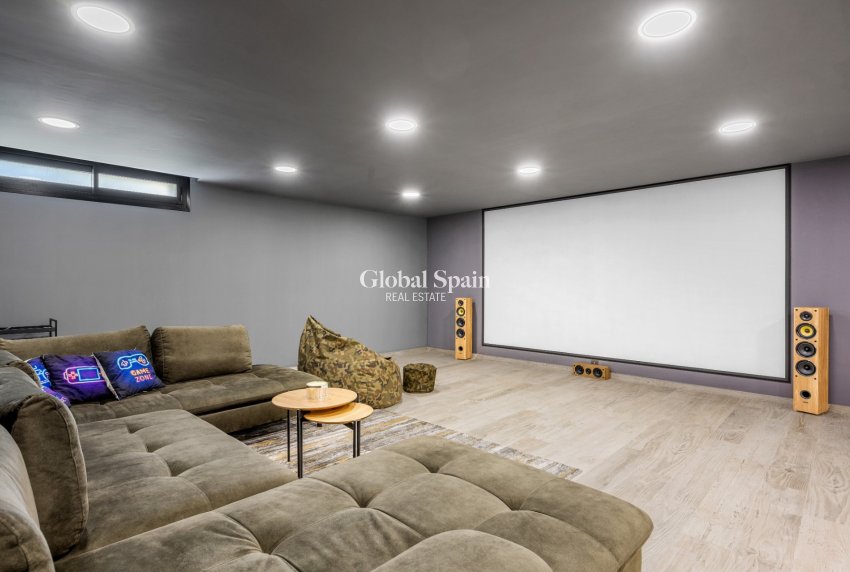 Resale - VILLA -
LOS ALCÁZARES - Bahia Bella