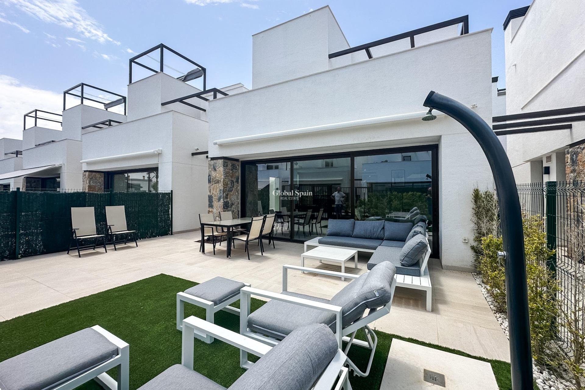 Resale - VILLA -
LOS ALCÁZARES - Dolores De Pacheco-santa Rosalía