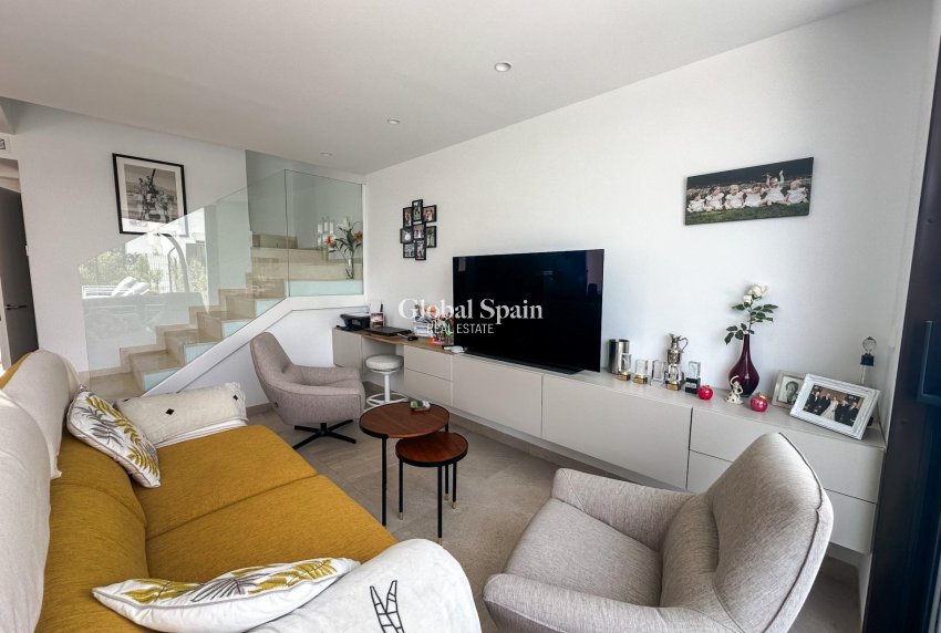 Resale - VILLA -
LOS ALCÁZARES - Dolores De Pacheco-santa Rosalía