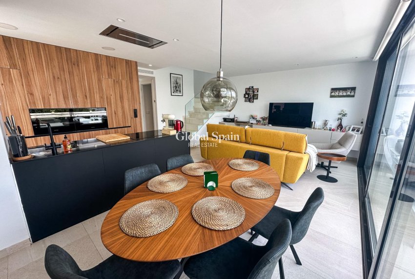 Resale - VILLA -
LOS ALCÁZARES - Dolores De Pacheco-santa Rosalía