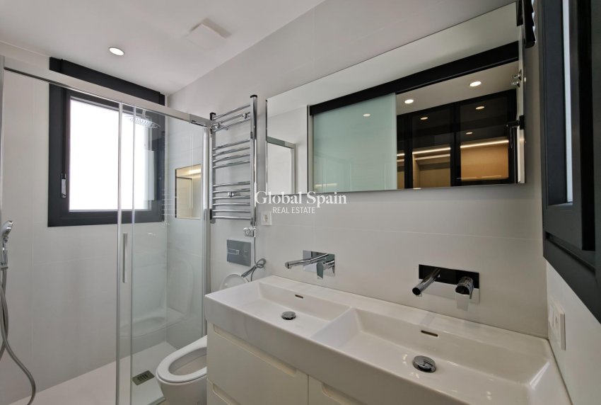 Resale - VILLA -
LOS ALCÁZARES - Dolores De Pacheco-santa Rosalía