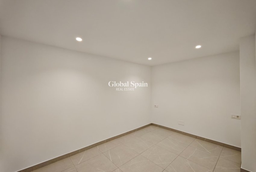 Resale - VILLA -
LOS ALCÁZARES - Dolores De Pacheco-santa Rosalía