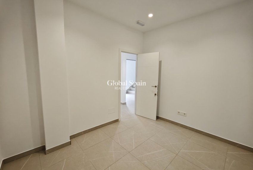 Resale - VILLA -
LOS ALCÁZARES - Dolores De Pacheco-santa Rosalía