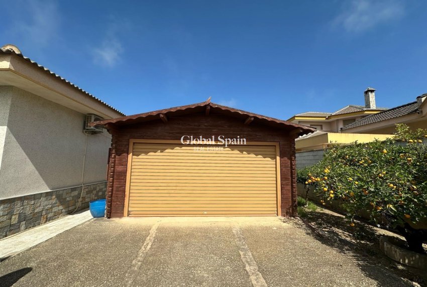 Resale - VILLA -
LOS ALCÁZARES - Las Lomas Del Rame-bahía Bella