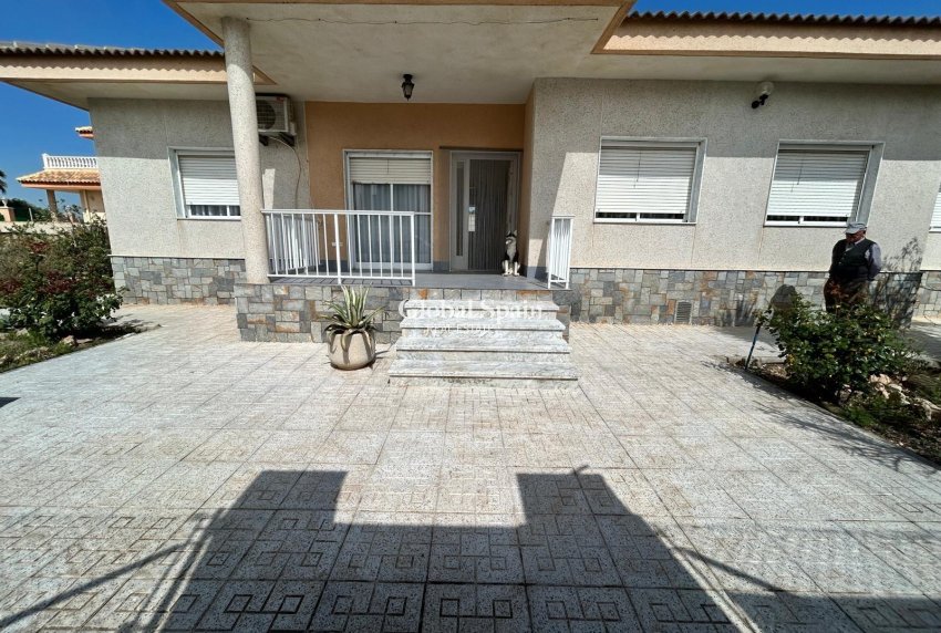 Resale - VILLA -
LOS ALCÁZARES - Las Lomas Del Rame-bahía Bella