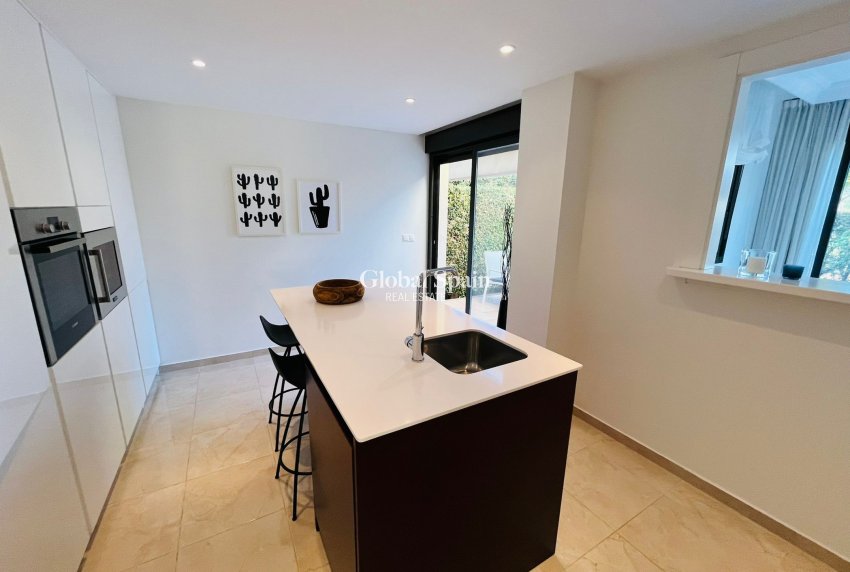 Resale - VILLA -
LOS ALCÁZARES