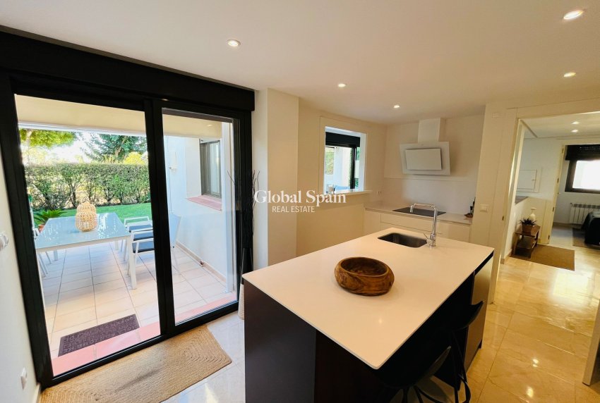 Resale - VILLA -
LOS ALCÁZARES