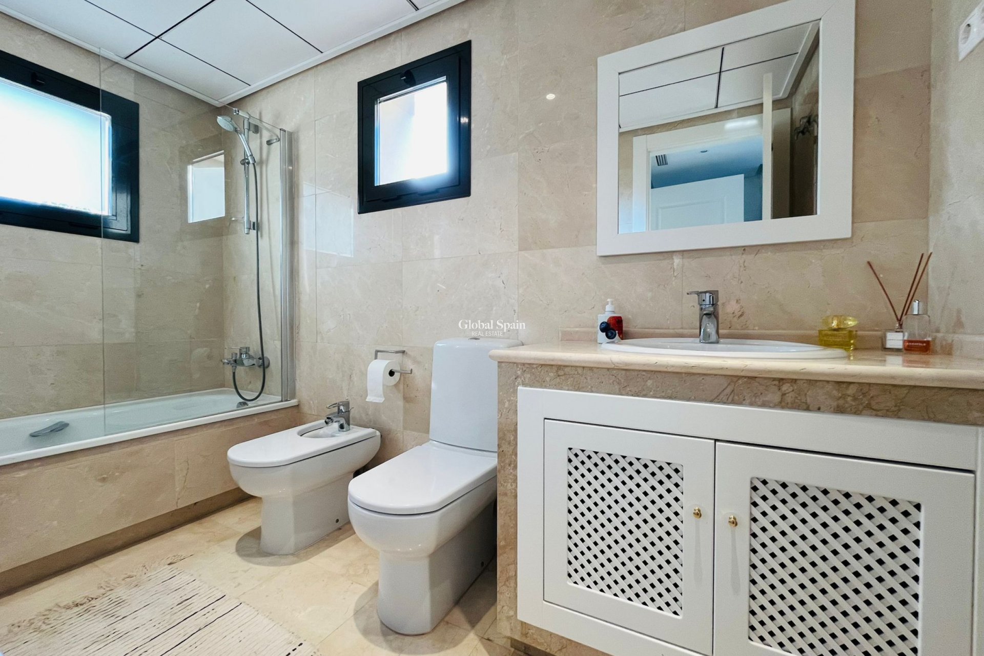 Resale - VILLA -
LOS ALCÁZARES