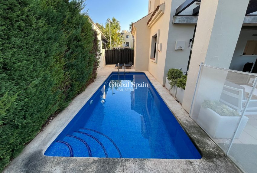 Resale - VILLA -
LOS ALCÁZARES