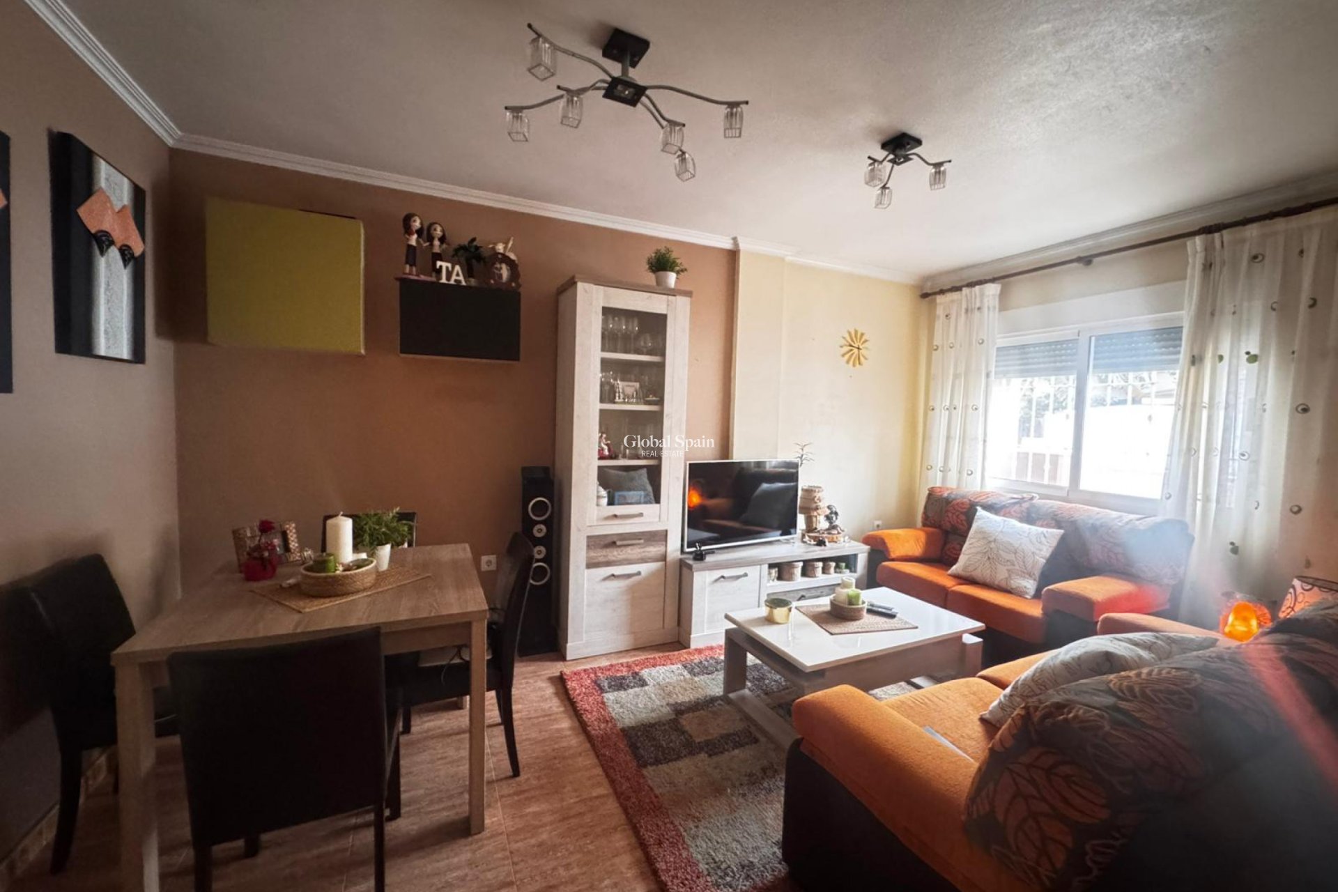 Resale - VILLA -
LOS ALCÁZARES