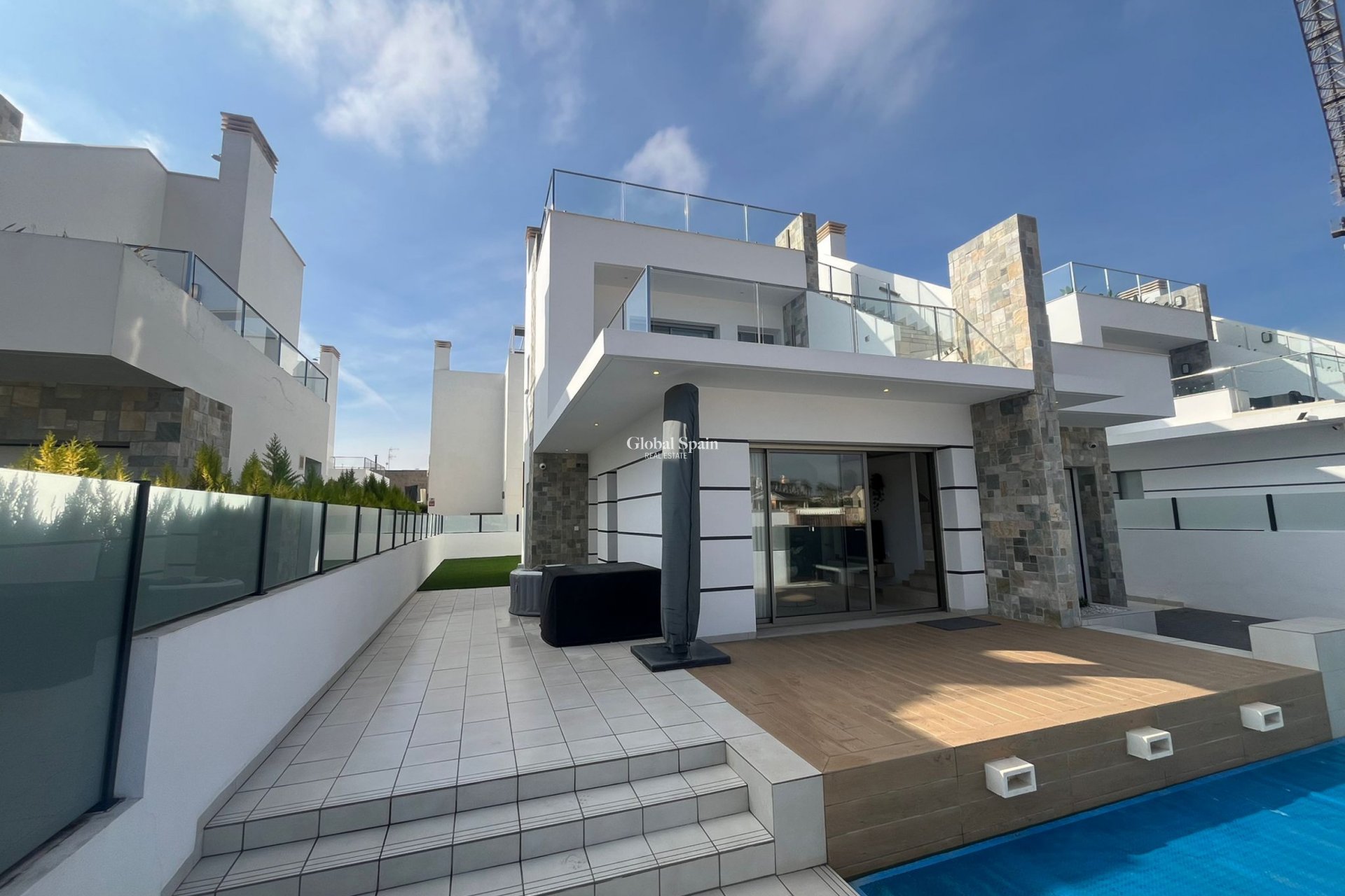 Resale - VILLA -
LOS ALCÁZARES