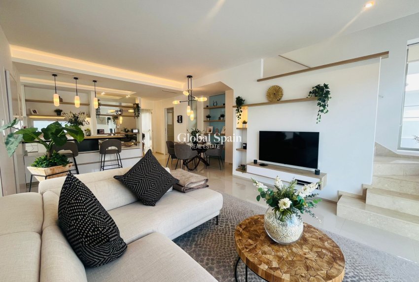 Resale - VILLA -
LOS ALCÁZARES