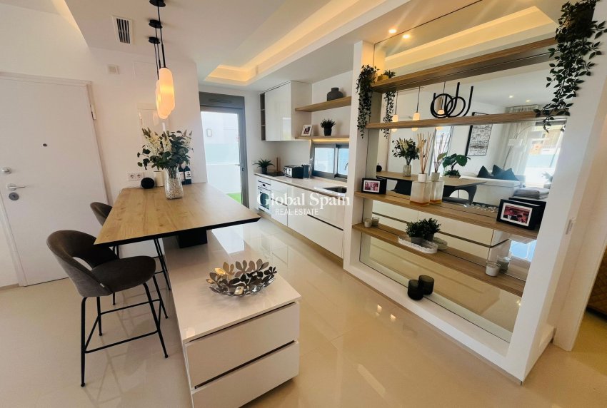 Resale - VILLA -
LOS ALCÁZARES