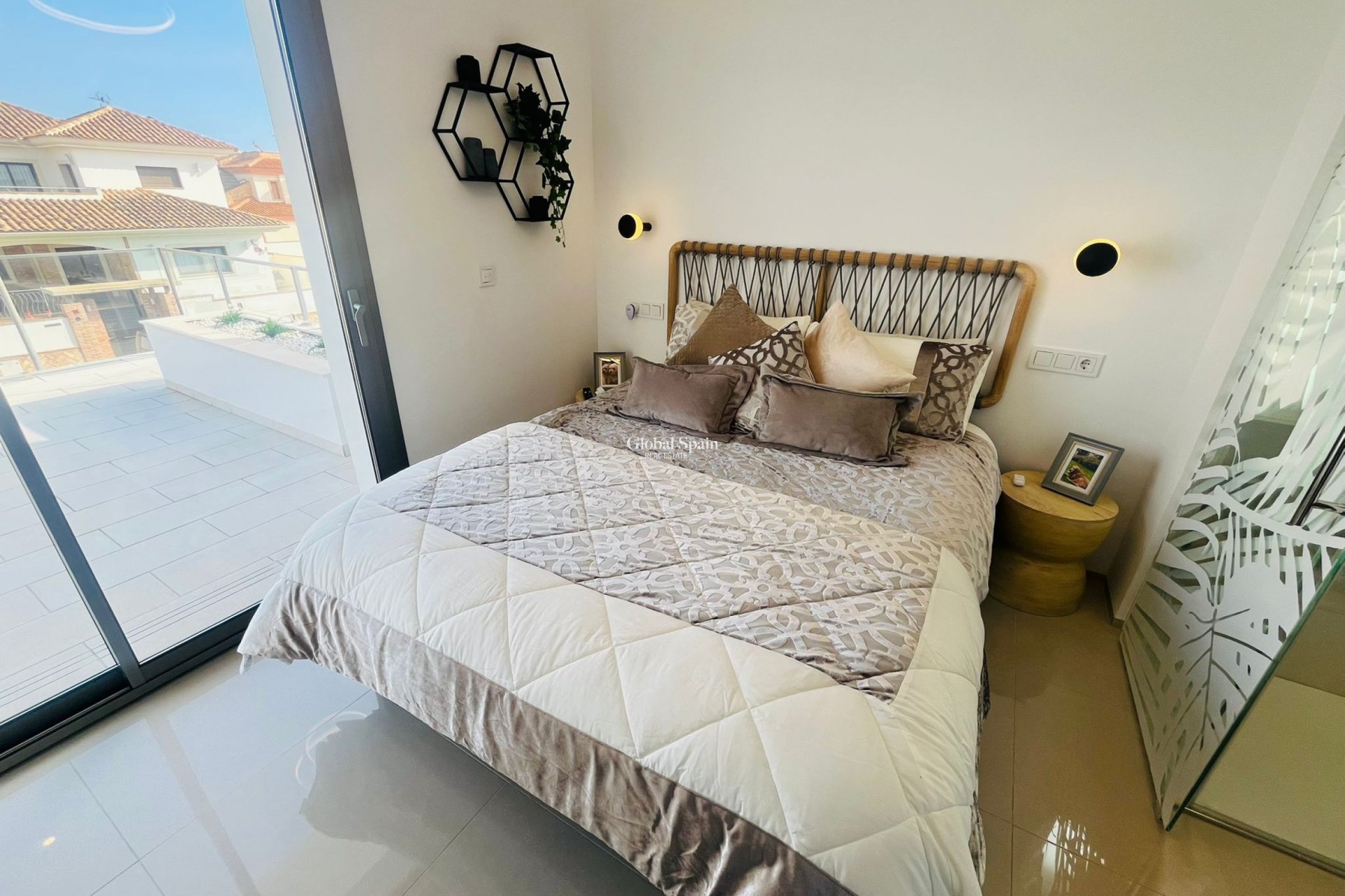 Resale - VILLA -
LOS ALCÁZARES