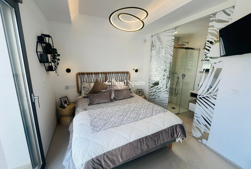 Resale - VILLA -
LOS ALCÁZARES