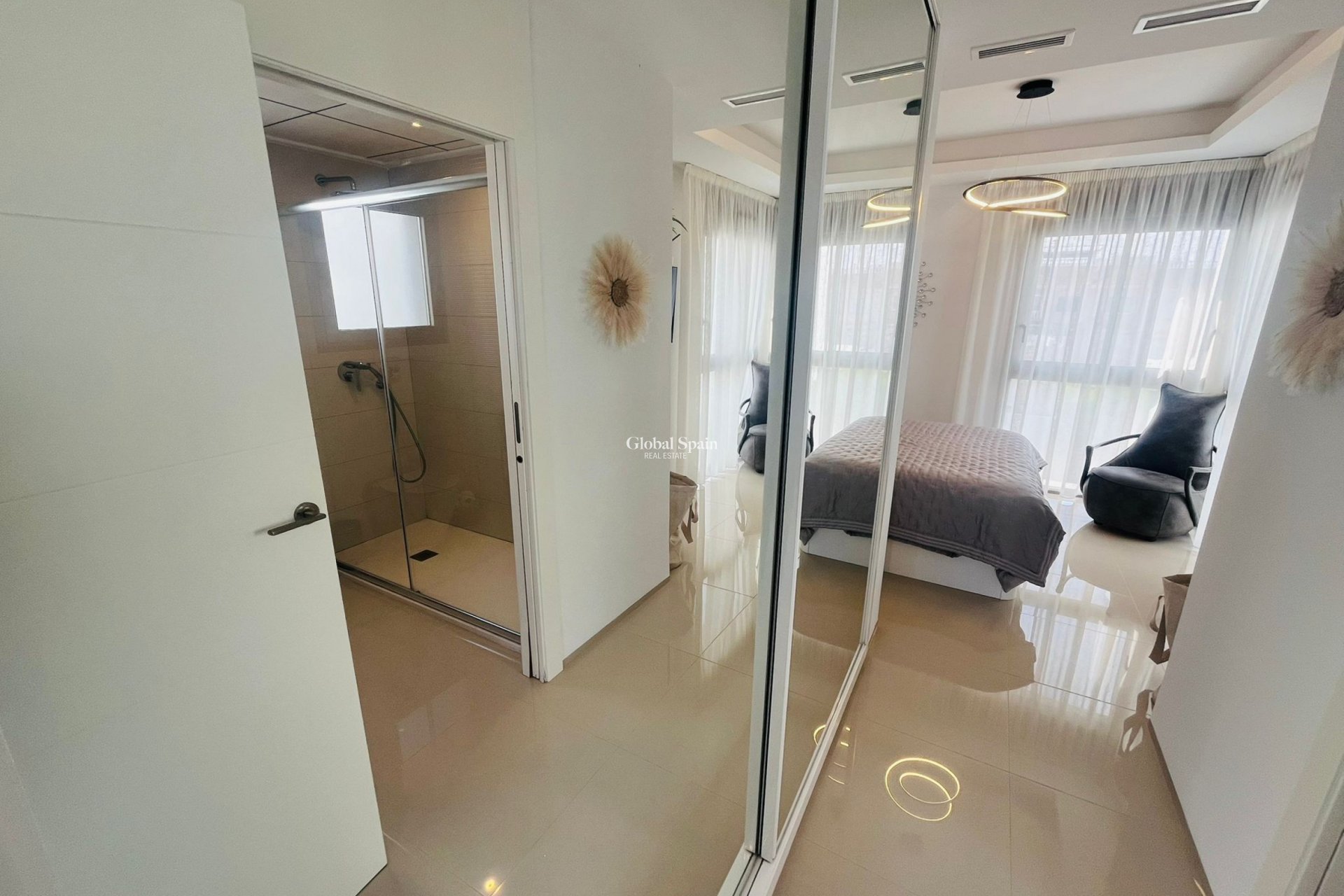 Resale - VILLA -
LOS ALCÁZARES