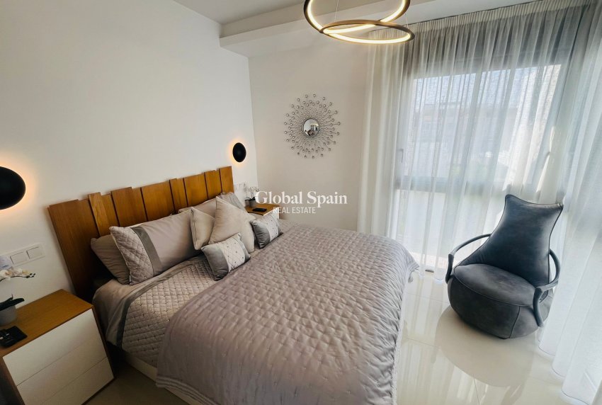 Resale - VILLA -
LOS ALCÁZARES