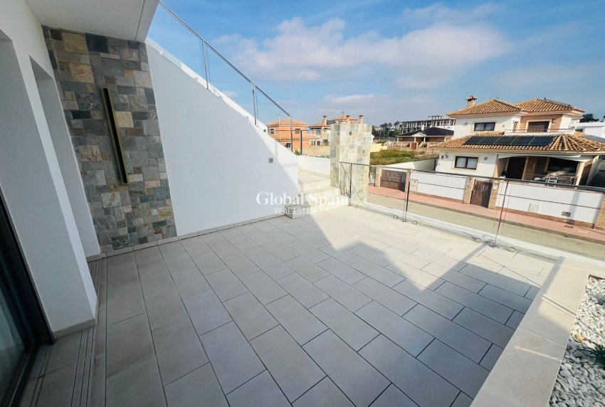 Resale - VILLA -
LOS ALCÁZARES