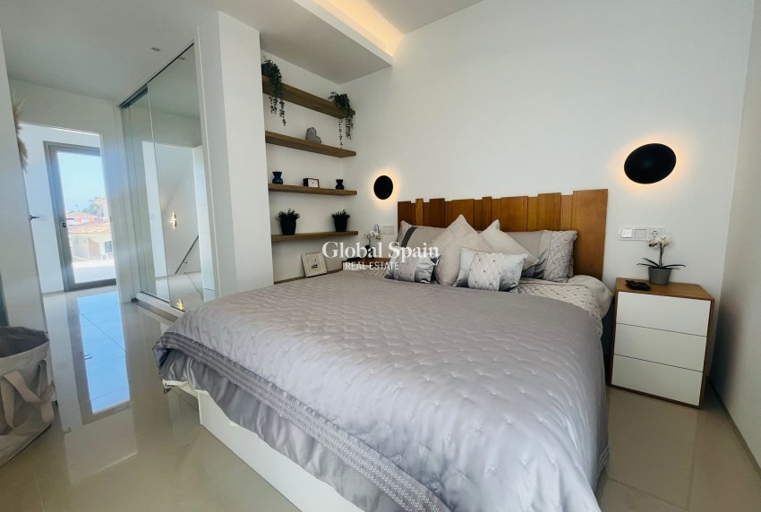 Resale - VILLA -
LOS ALCÁZARES