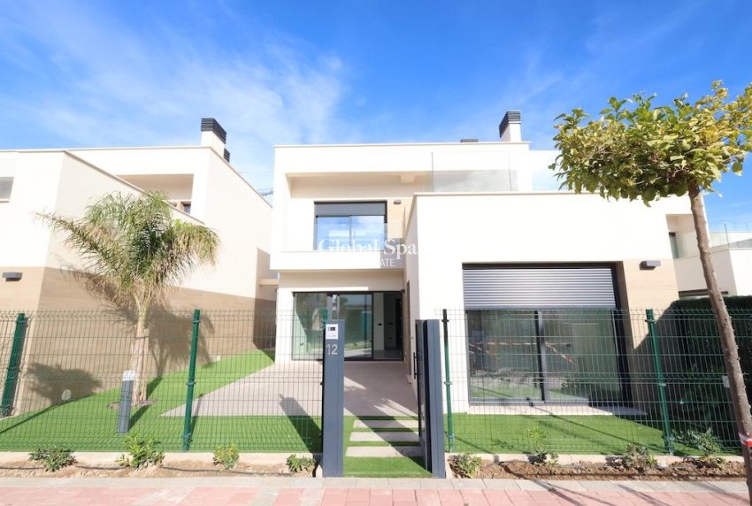 Resale - VILLA -
LOS ALCÁZARES