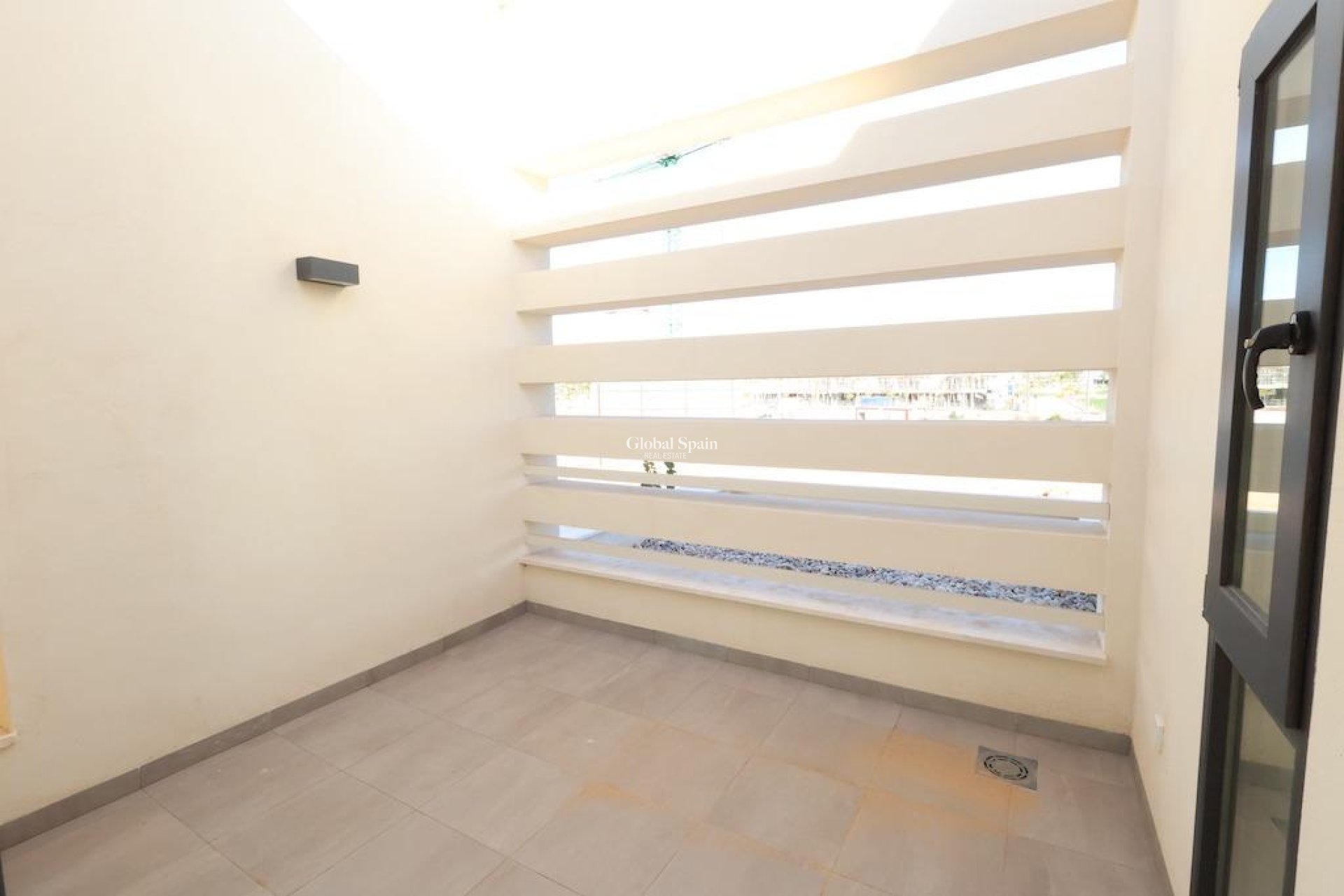 Resale - VILLA -
LOS ALCÁZARES
