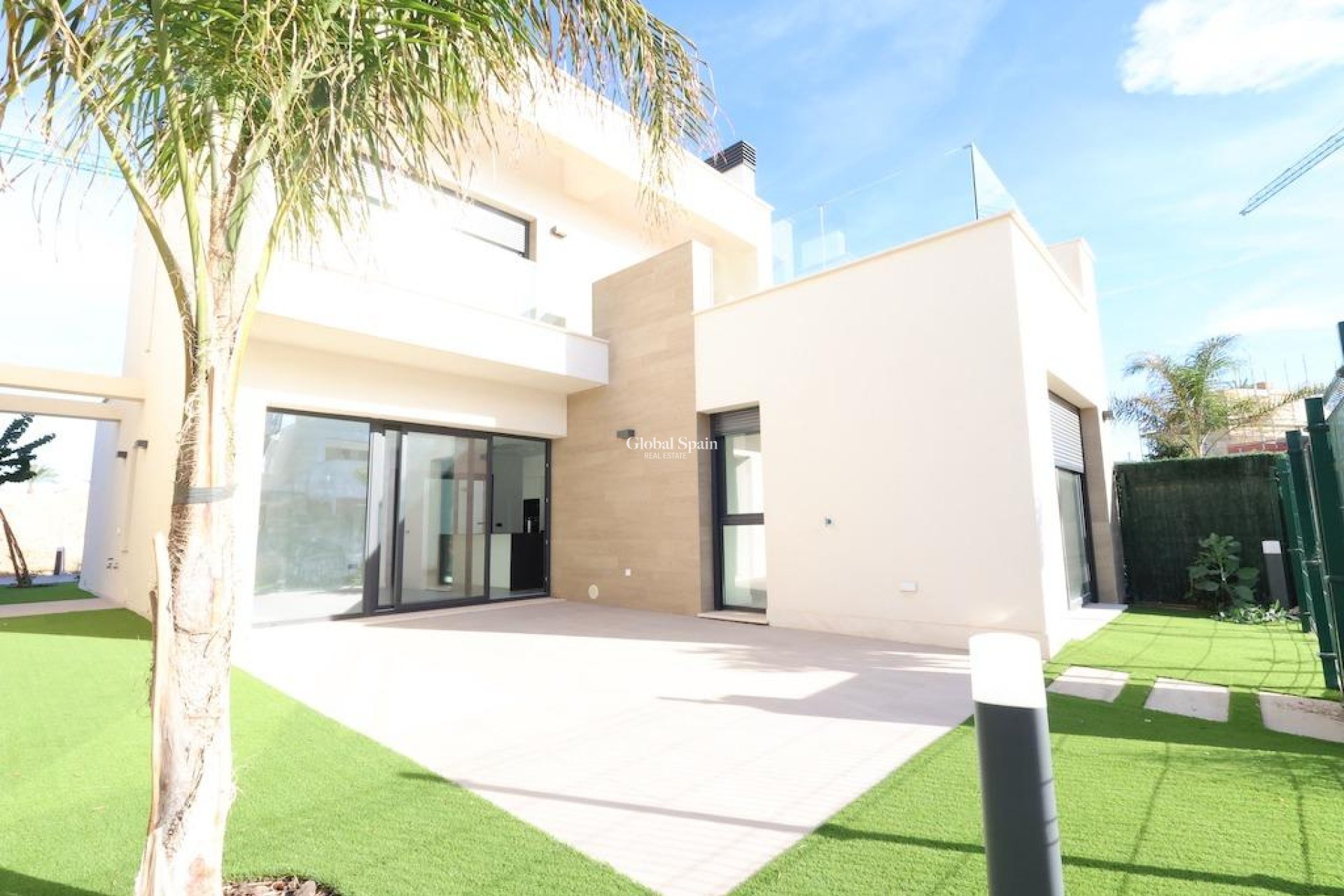 Resale - VILLA -
LOS ALCÁZARES