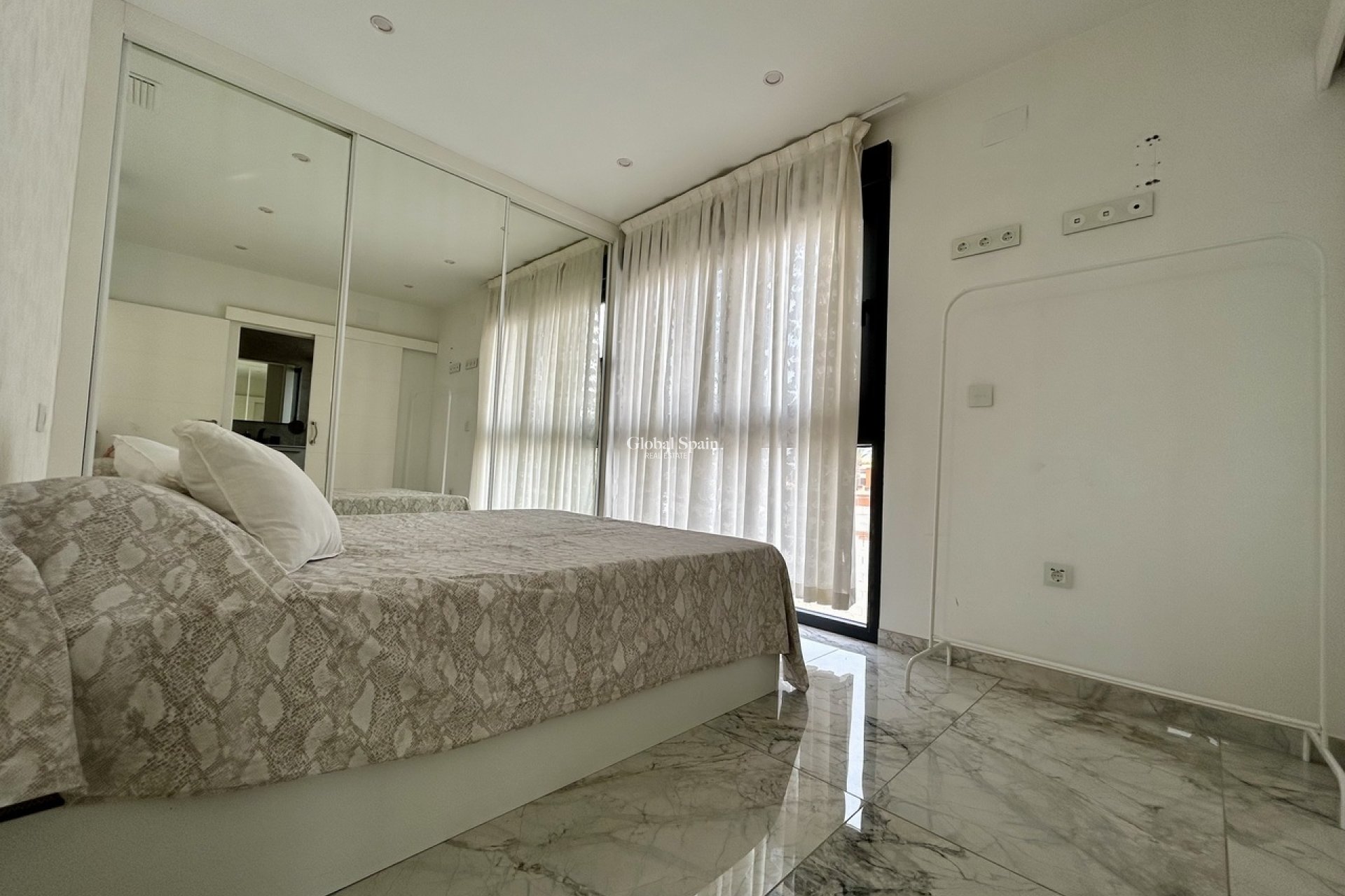 Resale - VILLA -
LOS BALCONES - LOS ALTOS - Costa Blanca