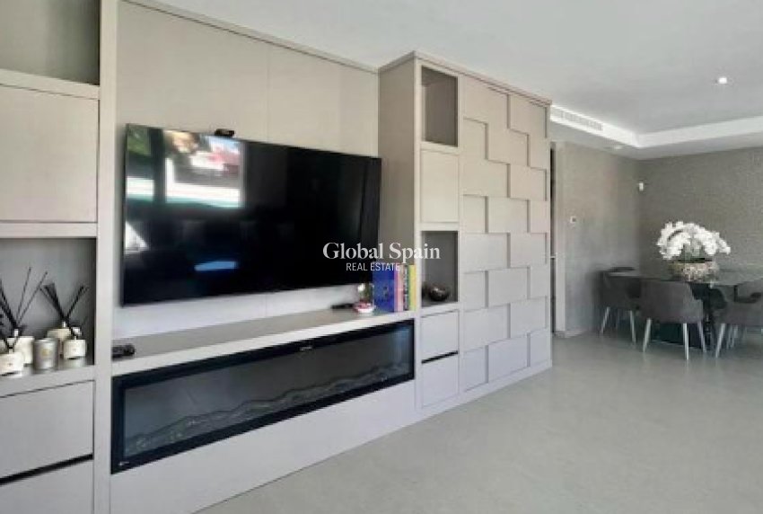 Resale - VILLA -
LOS BALCONES - LOS ALTOS - Costa Blanca