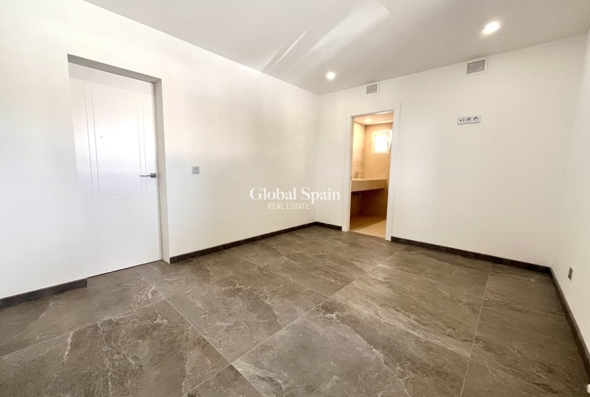 Resale - VILLA -
LOS BALCONES - LOS ALTOS - Costa Blanca