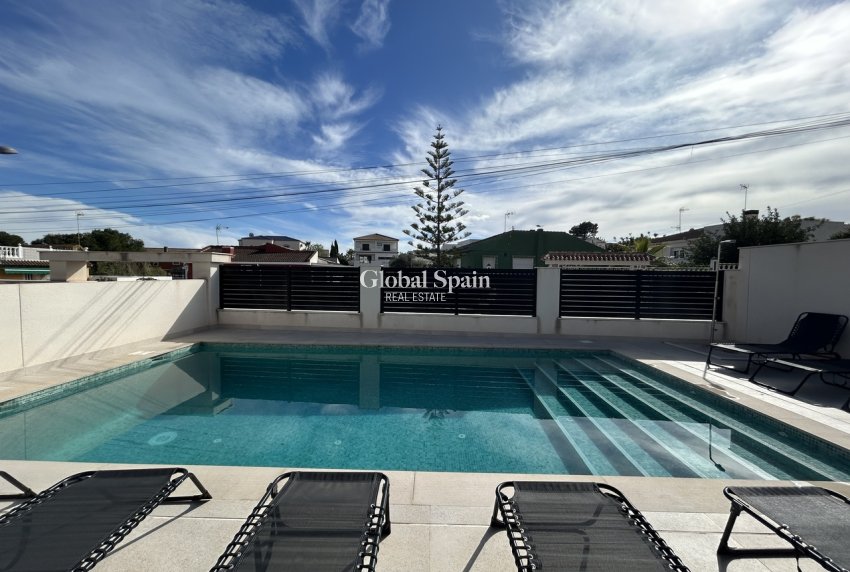 Resale - VILLA -
LOS BALCONES - LOS ALTOS - Costa Blanca