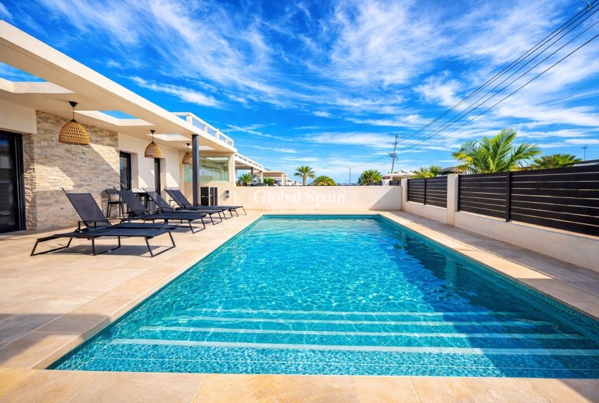 Resale - VILLA -
LOS BALCONES - LOS ALTOS - Costa Blanca