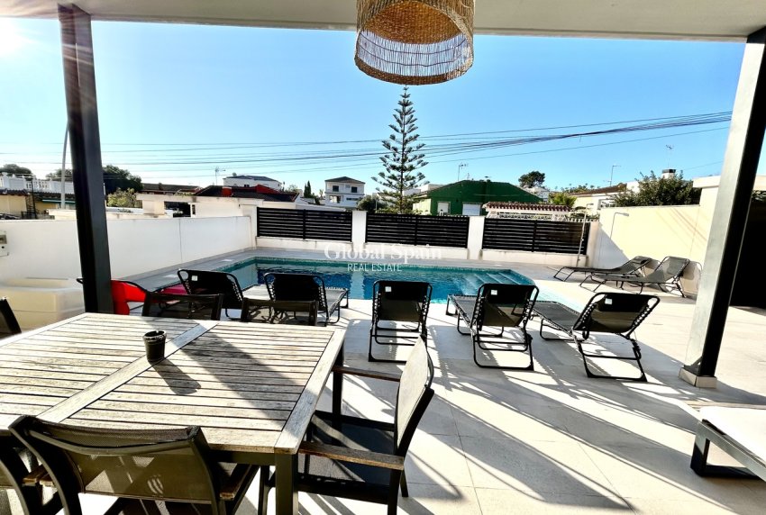 Resale - VILLA -
LOS BALCONES - LOS ALTOS - Costa Blanca