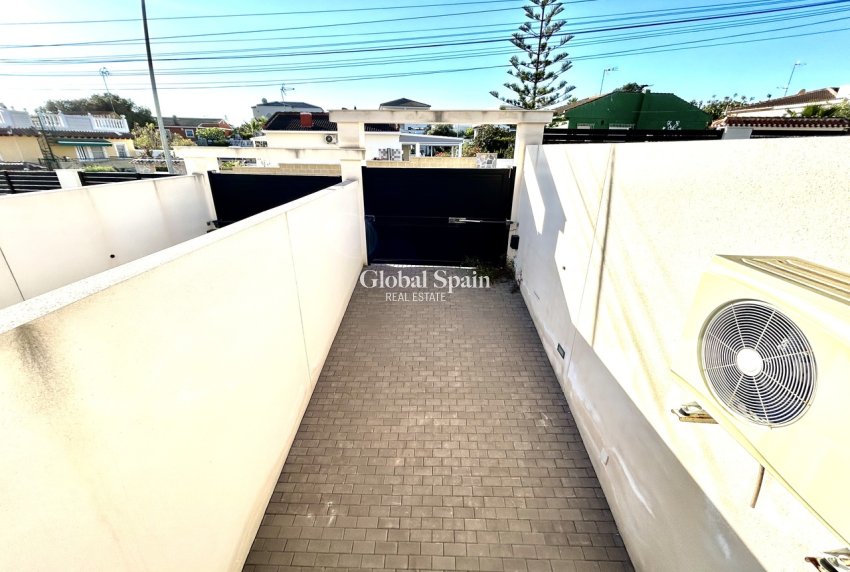 Resale - VILLA -
LOS BALCONES - LOS ALTOS - Costa Blanca