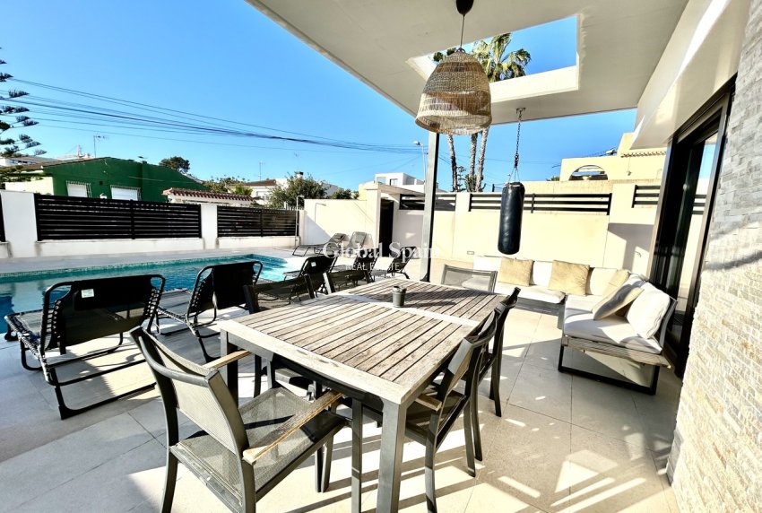 Resale - VILLA -
LOS BALCONES - LOS ALTOS - Costa Blanca