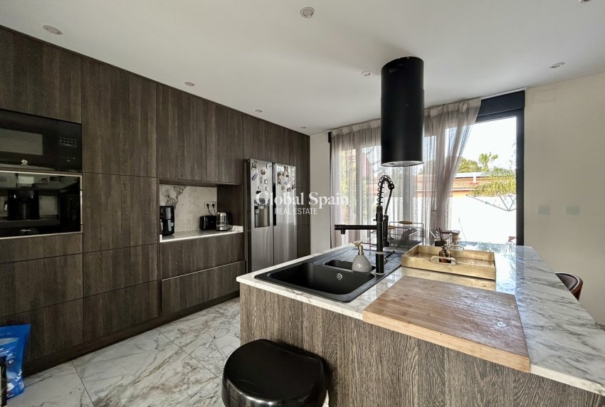 Resale - VILLA -
LOS BALCONES - LOS ALTOS - Costa Blanca