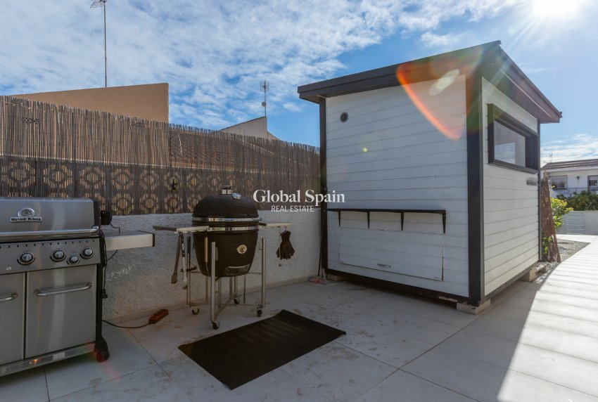 Resale - VILLA -
LOS BALCONES - LOS ALTOS - Costa Blanca