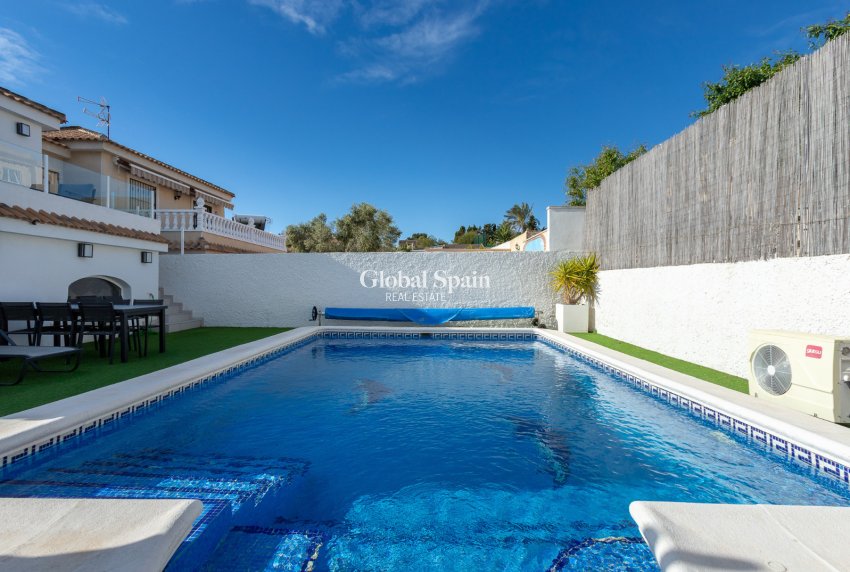 Resale - VILLA -
LOS BALCONES - LOS ALTOS - Costa Blanca