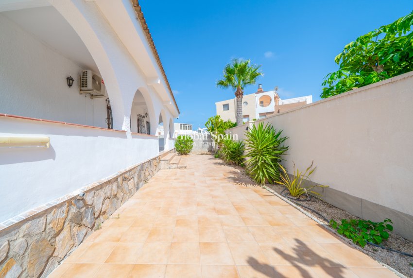 Resale - VILLA -
LOS BALCONES - LOS ALTOS - Costa Blanca