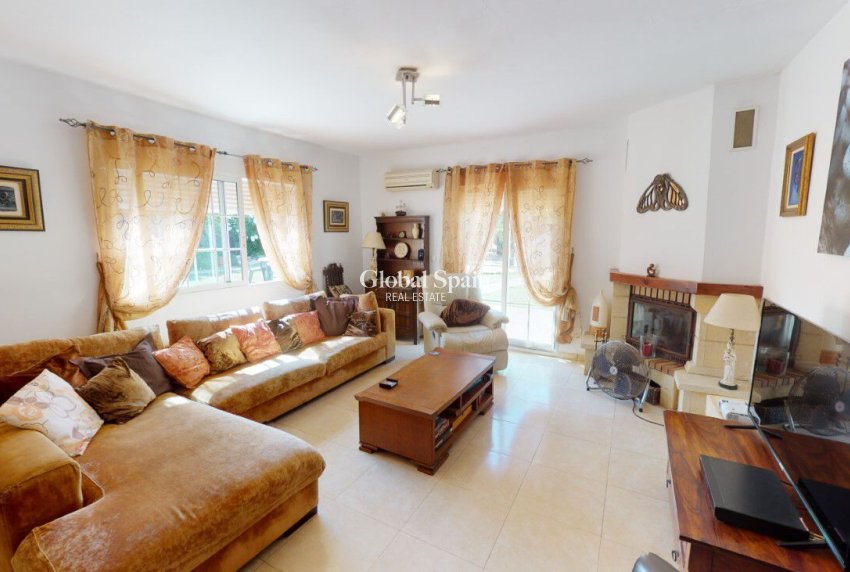Resale - VILLA -
LOS BELONES - Inland