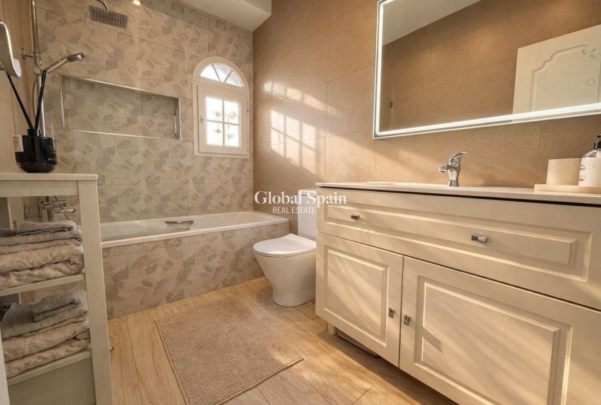 Resale - VILLA -
LOS DOLSES - Inland