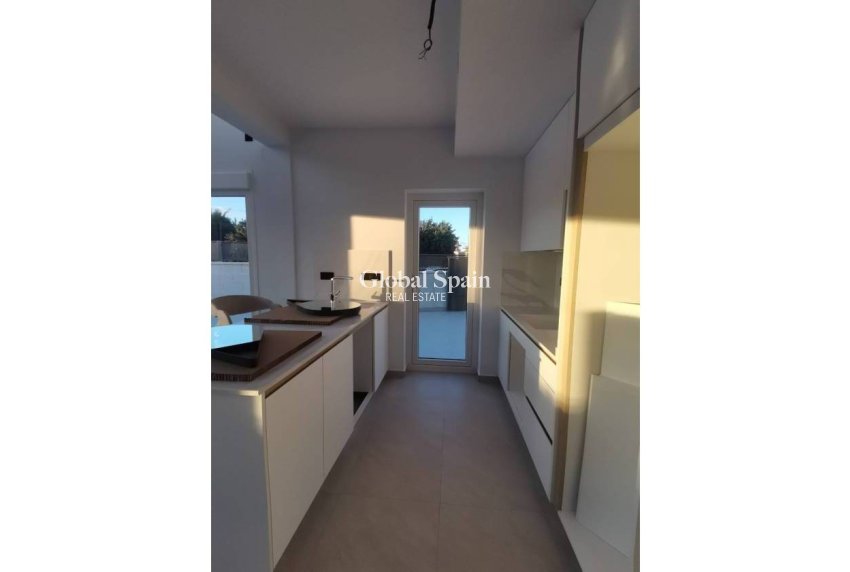 Resale - VILLA -
LOS MONTESINOS - Costa Blanca