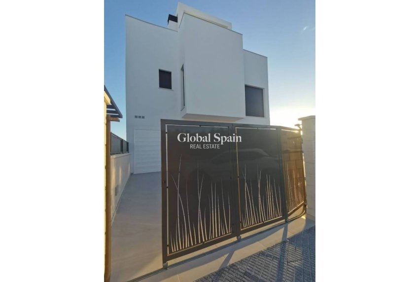 Resale - VILLA -
LOS MONTESINOS - Costa Blanca