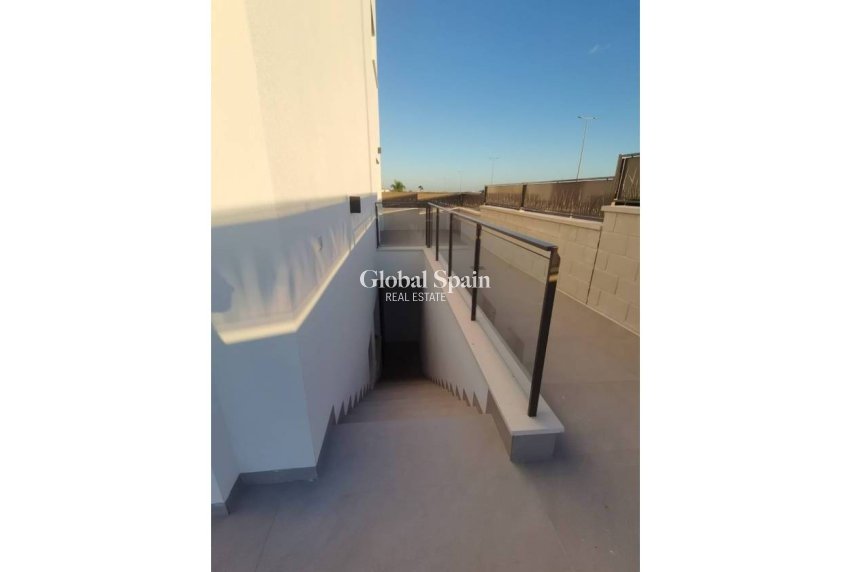 Resale - VILLA -
LOS MONTESINOS - Costa Blanca