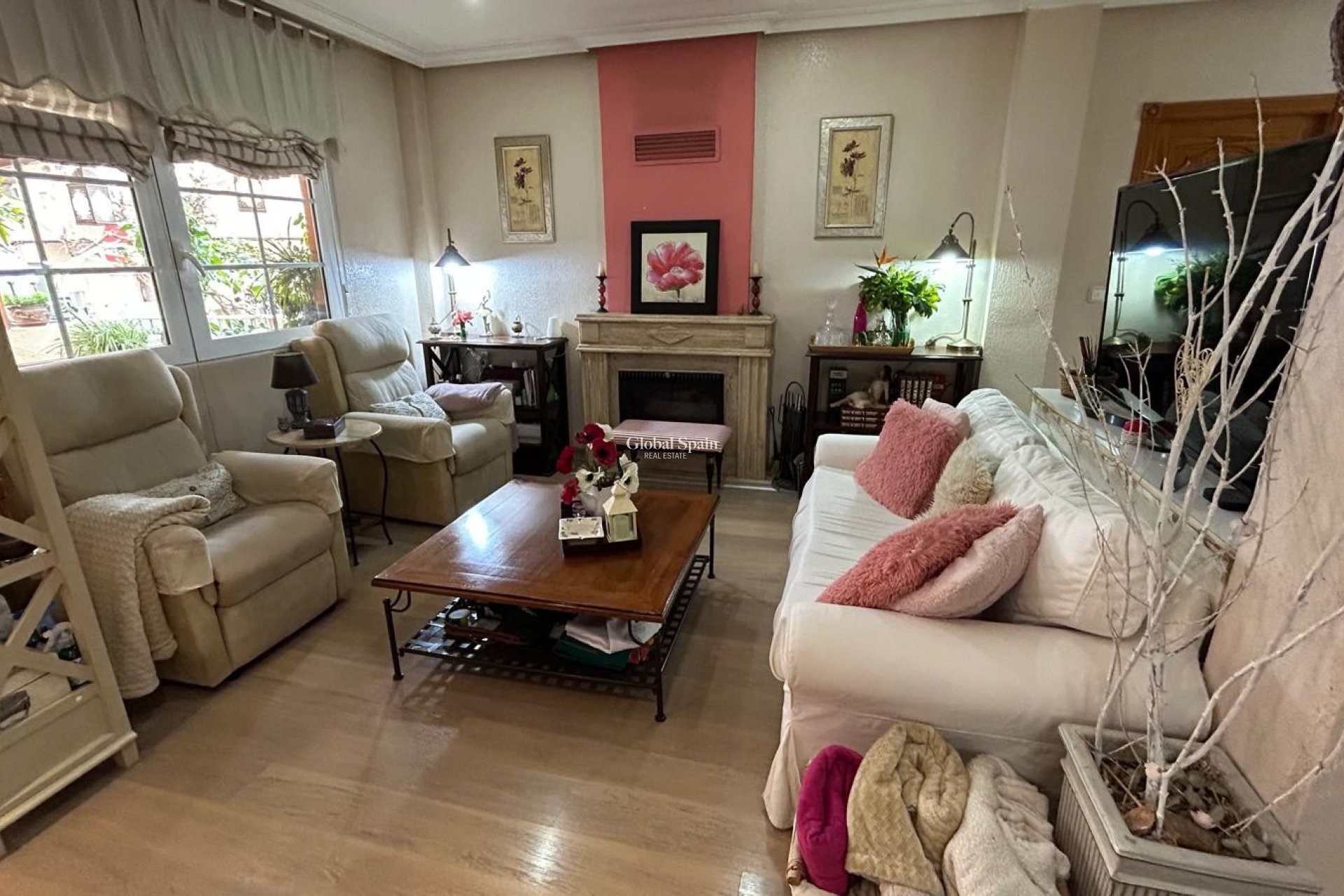 Resale - VILLA -
LOS MONTESINOS - Costa Blanca