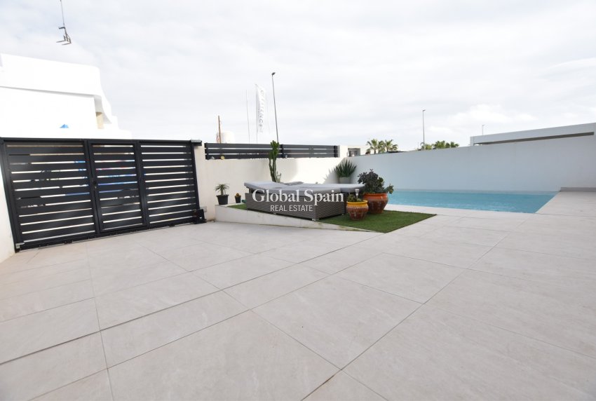 Resale - VILLA -
LOS MONTESINOS - Costa Blanca