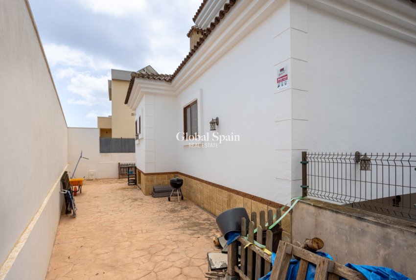 Resale - VILLA -
LOS MONTESINOS - Costa Blanca